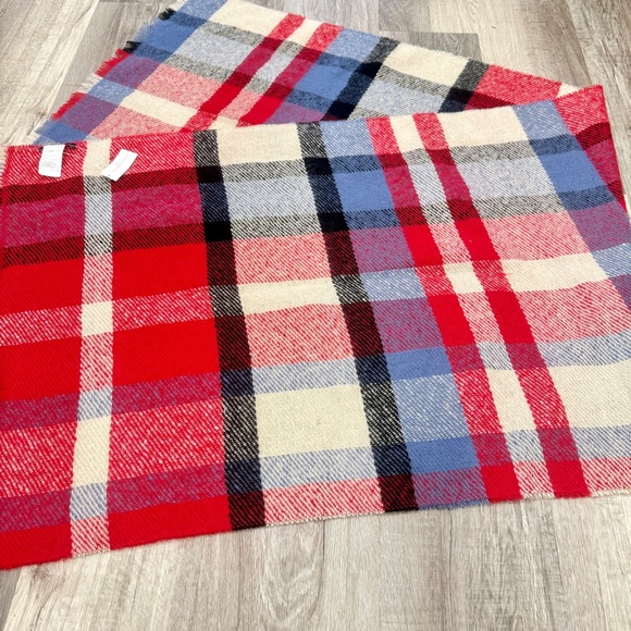 NWT Banana Republic Factory Scarf Plaid Wrap Fringed Recycled Paper Cozy Winter - Picture 1 of 7